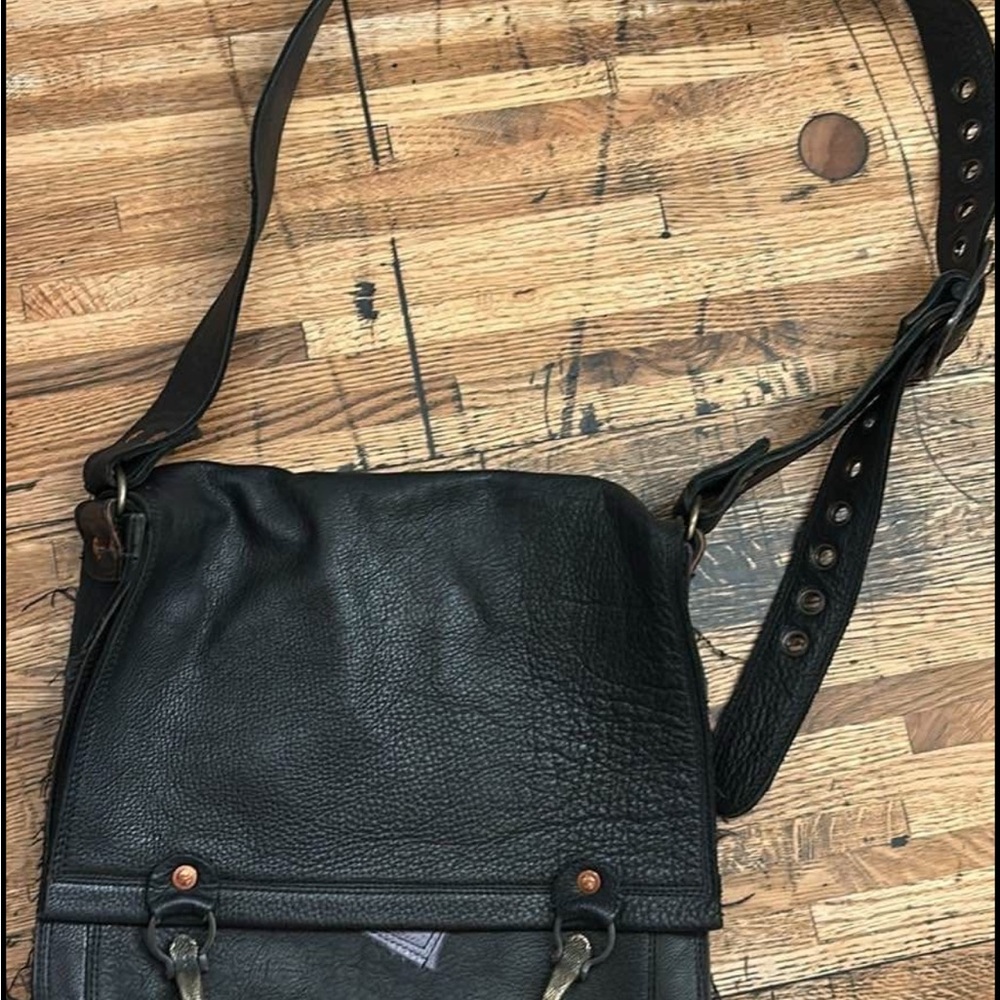Chic Black Leather Shoulder Bag